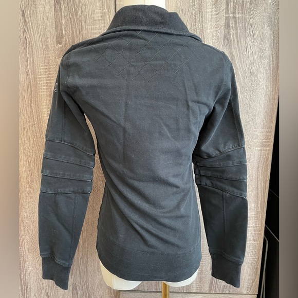 LULULEMON Charcoal Grey Zip up Jacket w/accordion elbows & logo shoulder. - Picture 4 of 12